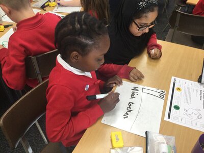 Image of Year 3 (Class 10) - Spelling