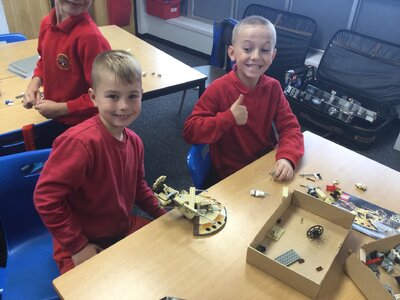 Image of Year 4 - Construction Club