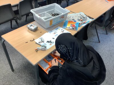 Image of Year 6 - ICT Club - Lego Mindstorms