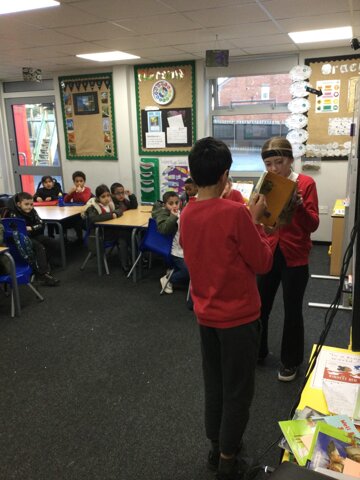 Image of Year 2 (Class 5) - Oracy - Reader Leaders Visit
