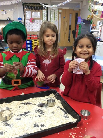 Image of Reception (Class 1) - Christmas Crafts
