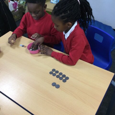 Image of Year 2 (Class 5) - Maths - Making £1