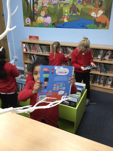 Image of Year 3 (Class 9) - English - Library Visit