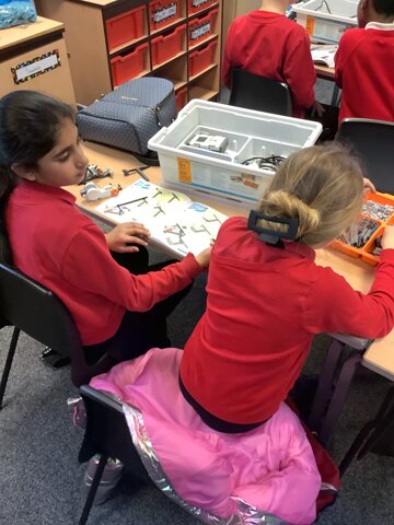 Image of Year 5 - ICT Club - Lego Mindstorms - Steering / Stopping