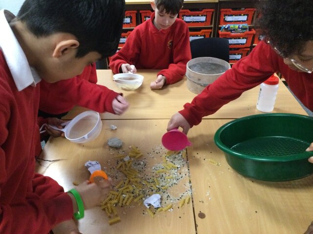 Image of Year 6 (Class 17) - Science - Mixed Materials